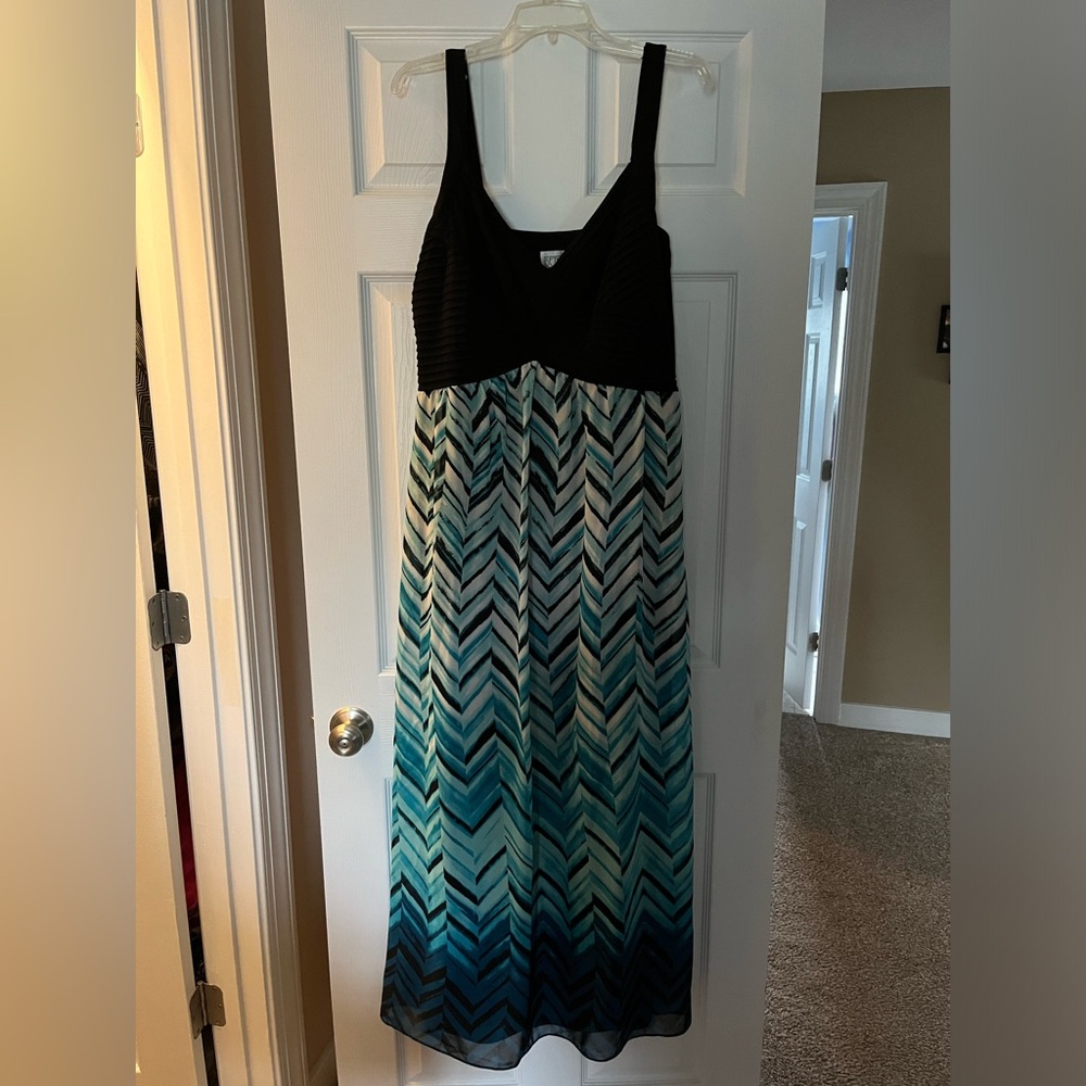 Ladies size XL dress.  New